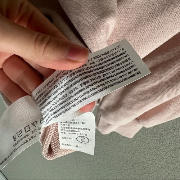 Abercrombie & Fitch Pink 'Amour' Graphic Puff Crop Sleeve Sweatshirt Medium - Picture 7 of 11